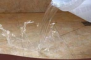 满城漏水维修 免砸砖防水材料该如何施工